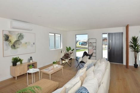 Photo of property in 70 Stace Hopper Drive, One Tree Point, 0118