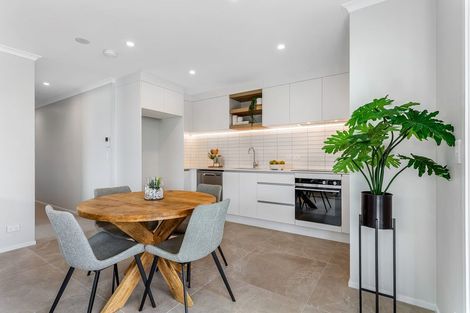 Photo of property in 3/2 Te Rito Road, Hobsonville, Auckland, 0616