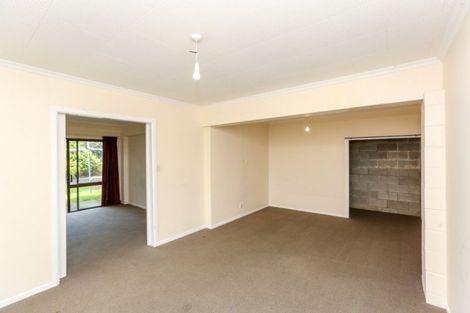 Photo of property in 17 Linda Street, Oakura, 4314