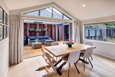 Photo of property in 28 Domett Street, Newlands, Wellington, 6037