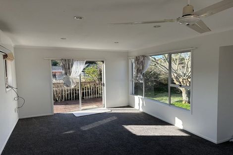 Photo of property in 19 St Catherine Crescent, West Harbour, Auckland, 0618