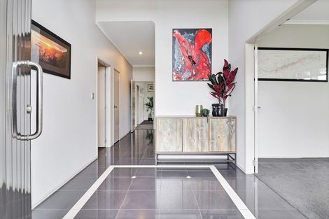 Photo of property in 102 Oriental Parade, Papamoa Beach, Papamoa, 3118