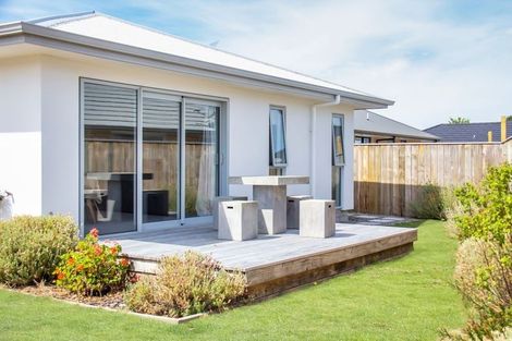 Photo of property in 18 Tarata Grove, Lansdowne, Masterton, 5810