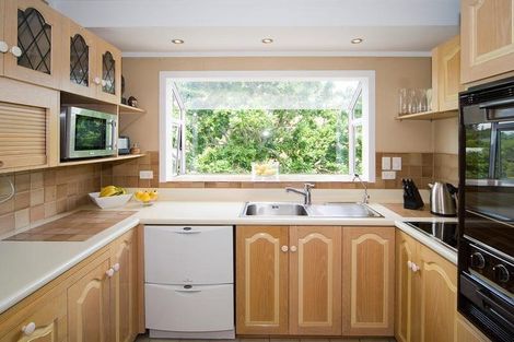 Photo of property in 557 East Coast Road, Browns Bay, Auckland, 0630