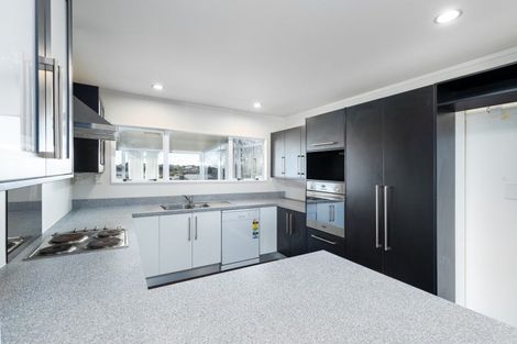 Photo of property in 26 Heta Road, Highlands Park, New Plymouth, 4312