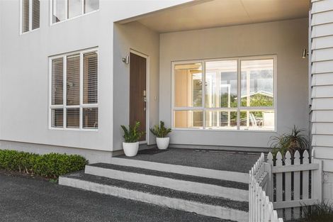 Photo of property in 30c Marine Parade, Mellons Bay, Auckland, 2014