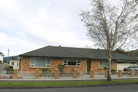 Photo of property in 33 Whitley Avenue, Ebdentown, Upper Hutt, 5018