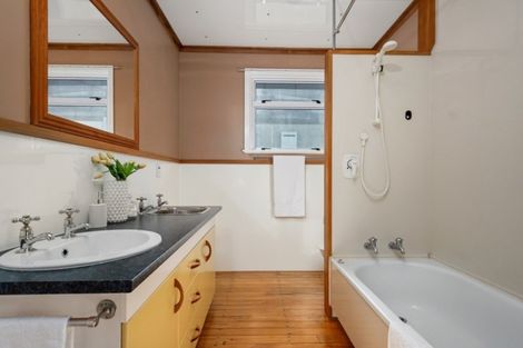 Photo of property in 1/18 May Street, Mount Maunganui, 3116