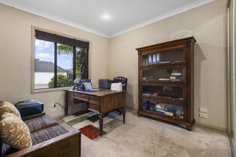 Photo of property in 70 Manor Park, Sunnyhills, Auckland, 2010