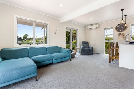 Photo of property in 9 Rheingold Place, Huapai, Kumeu, 0810