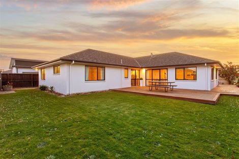 Photo of property in 9 Westpark Drive, Burnside, Christchurch, 8053