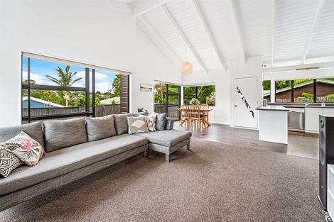Photo of property in 70b Gledstane Road, Stanmore Bay, Whangaparaoa, 0932