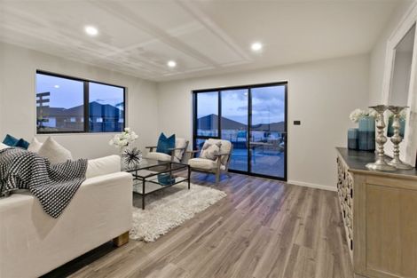 Photo of property in 8 Harvest Avenue, Orewa, 0931