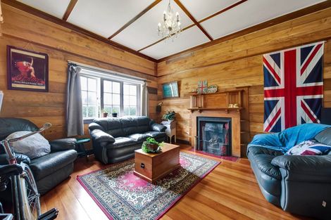 Photo of property in 21 Egmont Street, Patea, 4520