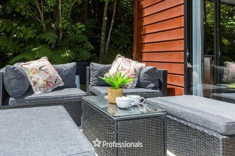 Photo of property in 8 King Charles Drive, Kingsley Heights, Upper Hutt, 5018