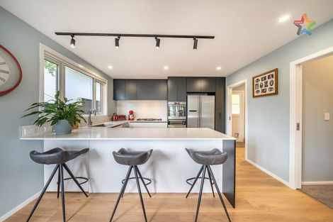 Photo of property in 27 Wyndrum Avenue, Waterloo, Lower Hutt, 5011