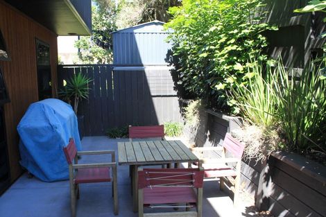 Photo of property in 14 Hamblyn Street, Strandon, New Plymouth, 4312