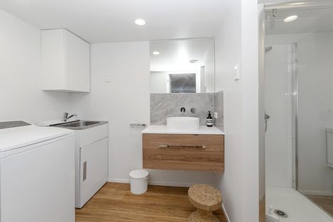 Photo of property in 106 Tiroroa Avenue, Te Atatu South, Auckland, 0610