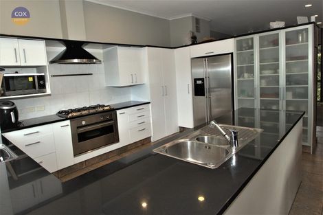 Photo of property in 43 Coote Road, Bluff Hill, Napier, 4110