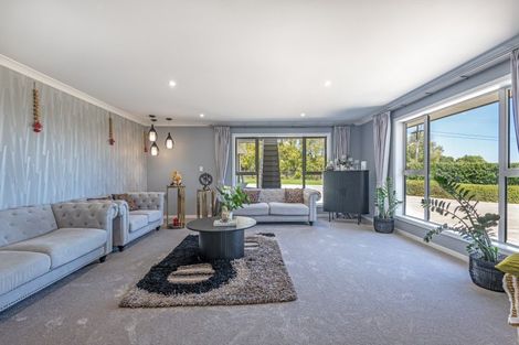 Photo of property in 2 Tutakarae Road, Kelvin Grove, Palmerston North, 4470