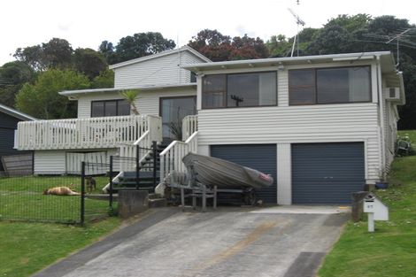 Photo of property in 67 De Luen Avenue, Tindalls Beach, Whangaparaoa, 0930