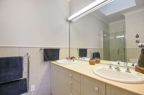 Photo of property in 16 Kopanga Road, Havelock North, 4130