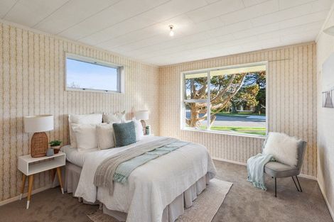 Photo of property in 18 Nimmo Avenue West, Waikanae, 5036