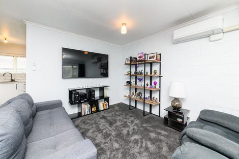 Photo of property in 2/299 Ruahine Street, Terrace End, Palmerston North, 4410
