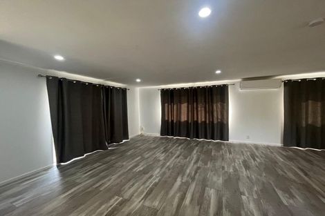 Photo of property in 2 Greenberry Drive, Ranui, Auckland, 0612