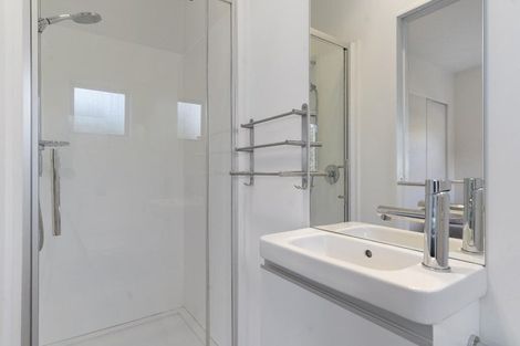 Photo of property in 4e Wattle Road, Sunnyvale, Auckland, 0612