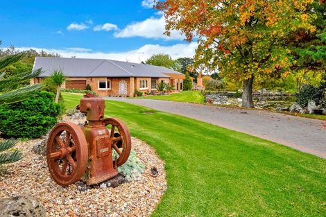 Photo of property in 104 Station Road, Kumeu, 0891