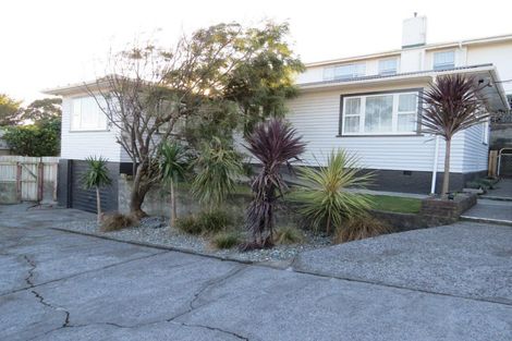 Photo of property in 15 Scott Street, Moturoa, New Plymouth, 4310