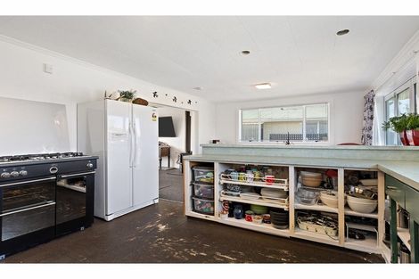 Photo of property in 72 Saint Johns Street, Woolston, Christchurch, 8062