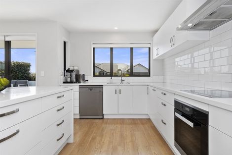 Photo of property in 2 Pimelea Street, Papamoa Beach, Papamoa, 3118