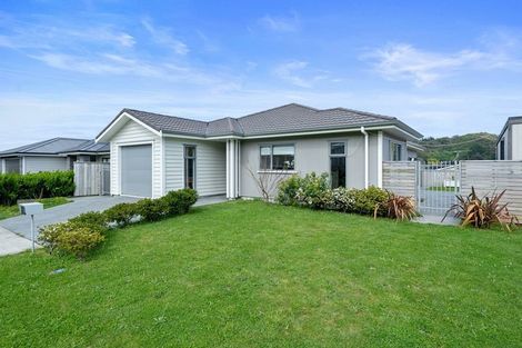 Photo of property in 11 Henrietta Maxwell Grove, Wainuiomata, Lower Hutt, 5014