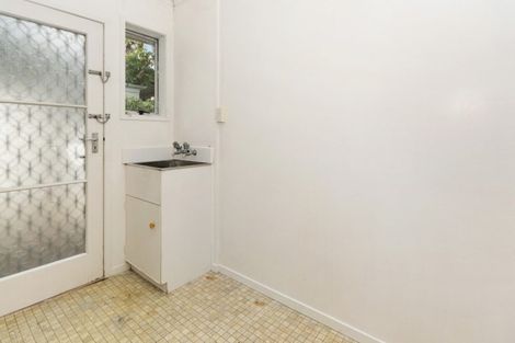 Photo of property in 1/2 Palm Court Drive, Glen Eden, Auckland, 0602