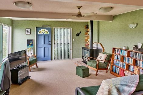 Photo of property in 27 Humphreys Grove, Titahi Bay, Porirua, 5022