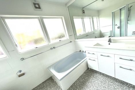 Photo of property in 15a Park Rise, Campbells Bay, Auckland, 0630