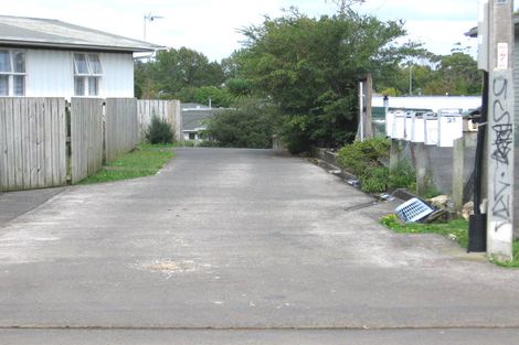 Photo of property in 31a Woodside Road, Massey, Auckland, 0614