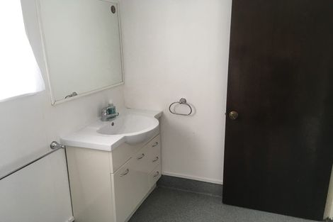 Photo of property in 1/20 Halldene Terrace, Red Beach, 0932