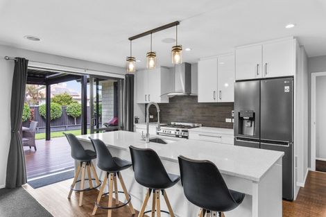 Photo of property in 47 San Priamo Place, Paraparaumu Beach, Paraparaumu, 5032