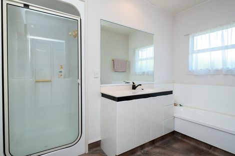 Photo of property in 31 Busby Hill, Havelock North, 4130