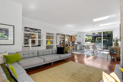 Photo of property in 28 Regina Street, Westmere, Auckland, 1022