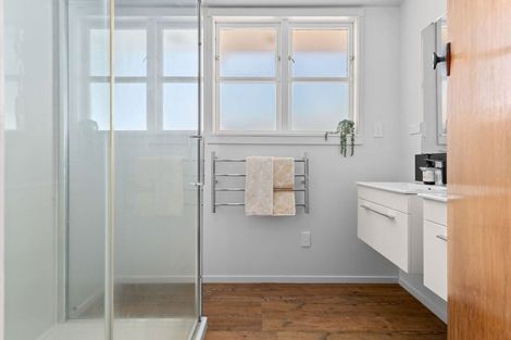 Photo of property in 15 Kensington Place, Fairfield, Hamilton, 3214