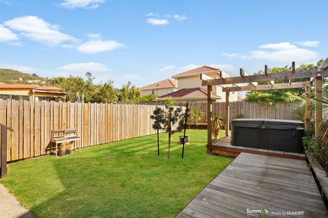 Photo of property in 32 Lyall Parade, Lyall Bay, Wellington, 6022