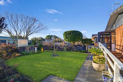 Photo of property in 24 Usherwood Crescent, Akina, Hastings, 4122