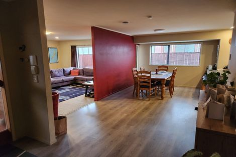 Photo of property in 2/24 Halver Road, Hillpark, Auckland, 2102