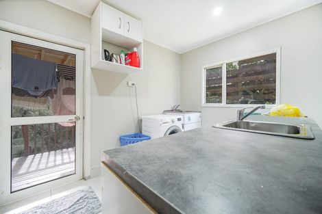 Photo of property in 12 Glenbush Place, Birkenhead, Auckland, 0626