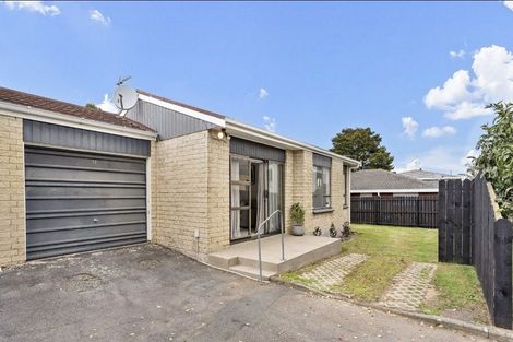 Photo of property in 2/36 Trentham Road, Papakura, 2110