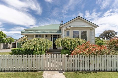 Photo of property in 98 Jellicoe Street, Martinborough, 5711
